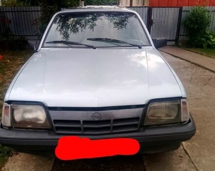 Сірий Опель Аскона, об'ємом двигуна 1.8 л та пробігом 0 тис. км за 800 $, фото 1 на Automoto.ua