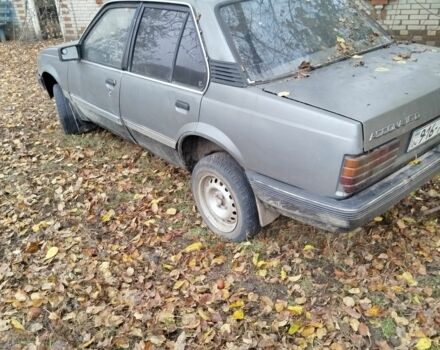 Серый Опель Аскона, объемом двигателя 0 л и пробегом 100 тыс. км за 350 $, фото 4 на Automoto.ua