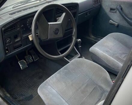 Сірий Опель Аскона, об'ємом двигуна 1.6 л та пробігом 225 тис. км за 700 $, фото 6 на Automoto.ua