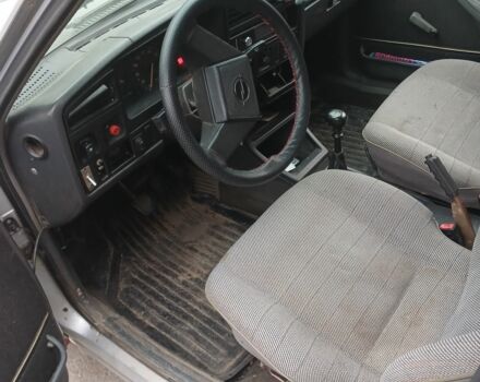 Сірий Опель Аскона, об'ємом двигуна 1 л та пробігом 3 тис. км за 940 $, фото 5 на Automoto.ua