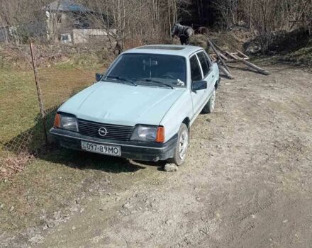 Серый Опель Аскона, объемом двигателя 1.6 л и пробегом 100 тыс. км за 700 $, фото 1 на Automoto.ua