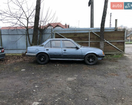 Серый Опель Аскона, объемом двигателя 1.6 л и пробегом 300 тыс. км за 350 $, фото 6 на Automoto.ua