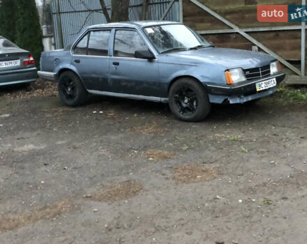 Серый Опель Аскона, объемом двигателя 1.6 л и пробегом 300 тыс. км за 350 $, фото 3 на Automoto.ua