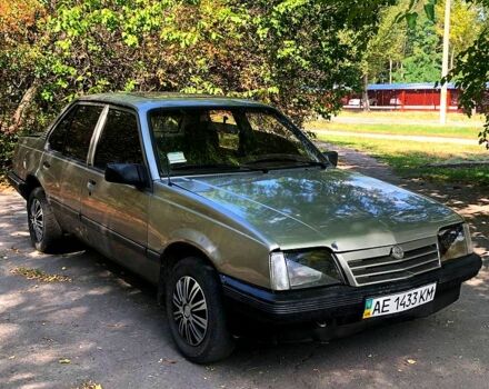 Сірий Опель Аскона, об'ємом двигуна 2 л та пробігом 0 тис. км за 700 $, фото 1 на Automoto.ua