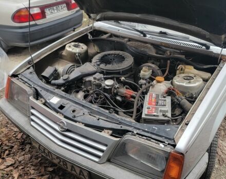 Серый Опель Аскона, объемом двигателя 1.6 л и пробегом 50 тыс. км за 700 $, фото 4 на Automoto.ua