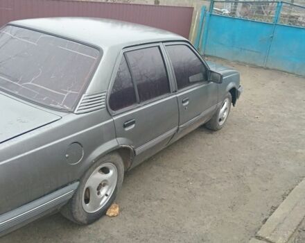 Серый Опель Аскона, объемом двигателя 1.6 л и пробегом 47 тыс. км за 350 $, фото 2 на Automoto.ua