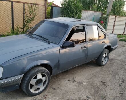 Серый Опель Аскона, объемом двигателя 1.6 л и пробегом 300 тыс. км за 850 $, фото 2 на Automoto.ua