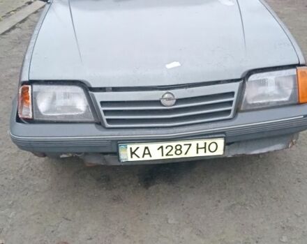 Серый Опель Аскона, объемом двигателя 1.6 л и пробегом 47 тыс. км за 350 $, фото 4 на Automoto.ua