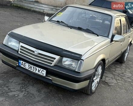 Сірий Опель Аскона, об'ємом двигуна 1.59 л та пробігом 100 тис. км за 2300 $, фото 4 на Automoto.ua