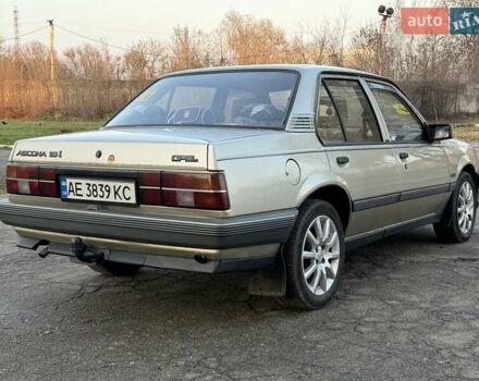 Сірий Опель Аскона, об'ємом двигуна 1.59 л та пробігом 100 тис. км за 2300 $, фото 19 на Automoto.ua