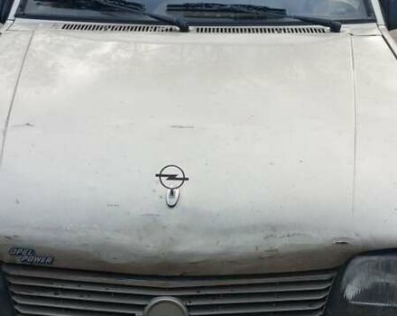 Серый Опель Аскона, объемом двигателя 1.8 л и пробегом 93 тыс. км за 833 $, фото 3 на Automoto.ua