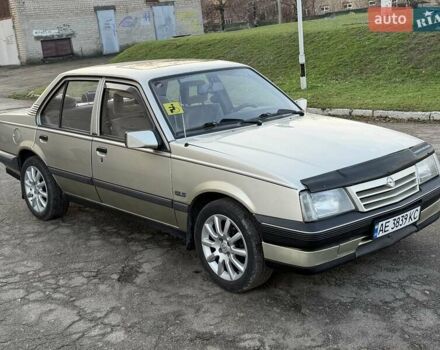 Сірий Опель Аскона, об'ємом двигуна 1.59 л та пробігом 100 тис. км за 2300 $, фото 12 на Automoto.ua