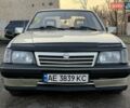 Сірий Опель Аскона, об'ємом двигуна 1.59 л та пробігом 100 тис. км за 2300 $, фото 8 на Automoto.ua