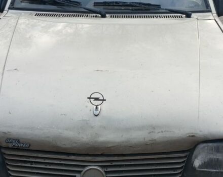 Опель Аскона 1988 в Александрие на Automoto.ua Серый Опель Аскона, объемом двигателя 1.8 л и пробегом 93 тыс. км за 833 $, фото 5 на Automoto.ua