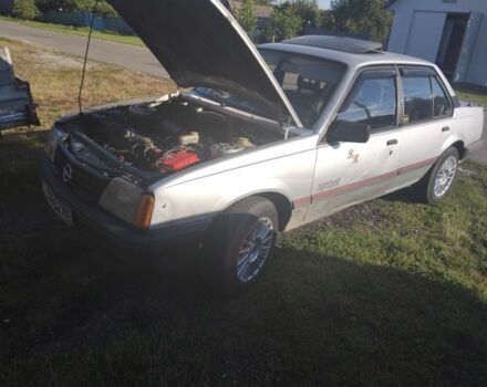 Серый Опель Аскона, объемом двигателя 2 л и пробегом 567 тыс. км за 401 $, фото 1 на Automoto.ua