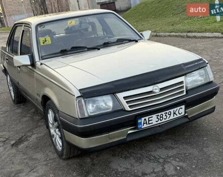 Сірий Опель Аскона, об'ємом двигуна 1.59 л та пробігом 100 тис. км за 2300 $, фото 5 на Automoto.ua