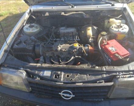 Серый Опель Аскона, объемом двигателя 2 л и пробегом 567 тыс. км за 401 $, фото 2 на Automoto.ua