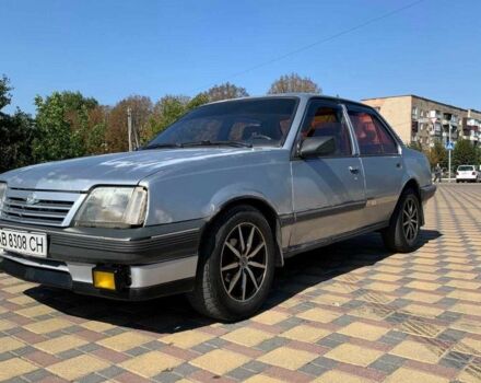 Сірий Опель Аскона, об'ємом двигуна 1.6 л та пробігом 268 тис. км за 425 $, фото 1 на Automoto.ua