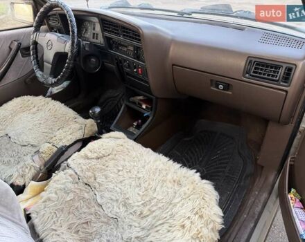 Сірий Опель Аскона, об'ємом двигуна 1.59 л та пробігом 100 тис. км за 2300 $, фото 34 на Automoto.ua