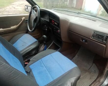 Серый Опель Аскона, объемом двигателя 1.6 л и пробегом 220 тыс. км за 850 $, фото 4 на Automoto.ua