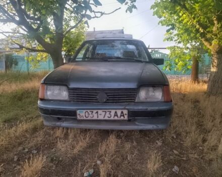 Сірий Опель Аскона, об'ємом двигуна 1 л та пробігом 46 тис. км за 601 $, фото 1 на Automoto.ua