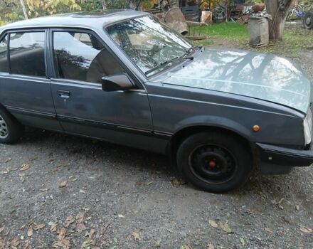 Сірий Опель Аскона, об'ємом двигуна 1 л та пробігом 100 тис. км за 750 $, фото 1 на Automoto.ua