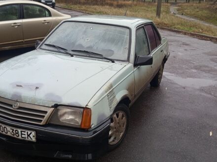 Серый Опель Аскона, объемом двигателя 1.8 л и пробегом 200 тыс. км за 475 $, фото 1 на Automoto.ua