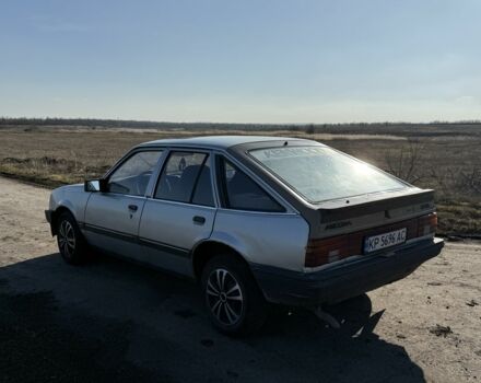 Сірий Опель Аскона, об'ємом двигуна 1.6 л та пробігом 139 тис. км за 500 $, фото 1 на Automoto.ua