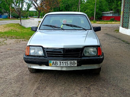 Сірий Опель Аскона, об'ємом двигуна 1.6 л та пробігом 263 тис. км за 850 $, фото 1 на Automoto.ua