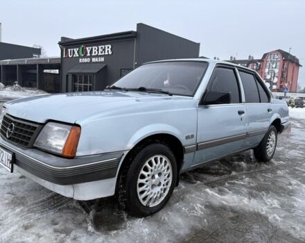 Серый Опель Аскона, объемом двигателя 1.6 л и пробегом 230 тыс. км за 999 $, фото 1 на Automoto.ua