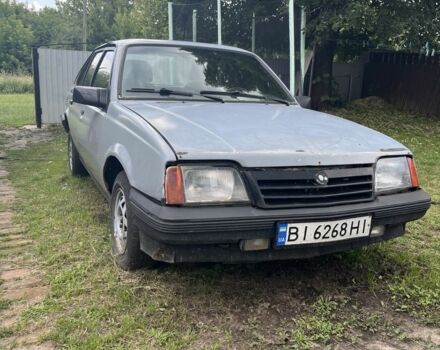 Серый Опель Аскона, объемом двигателя 0 л и пробегом 3 тыс. км за 225 $, фото 1 на Automoto.ua