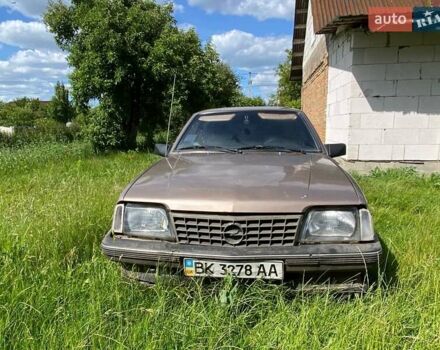 Серый Опель Аскона, объемом двигателя 0 л и пробегом 10 тыс. км за 400 $, фото 1 на Automoto.ua