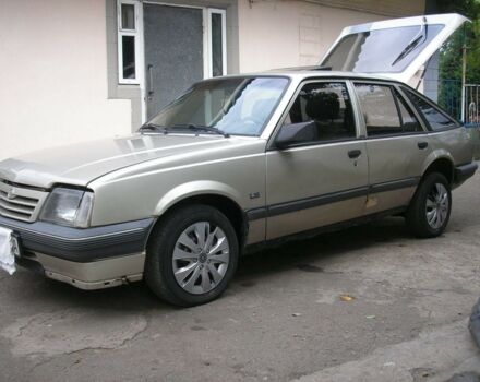 Сірий Опель Аскона, об'ємом двигуна 1.6 л та пробігом 310 тис. км за 1500 $, фото 1 на Automoto.ua