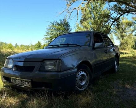 Сірий Опель Аскона, об'ємом двигуна 2 л та пробігом 300 тис. км за 600 $, фото 1 на Automoto.ua