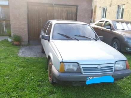 Сірий Опель Аскона, об'ємом двигуна 1 л та пробігом 1 тис. км за 1500 $, фото 1 на Automoto.ua