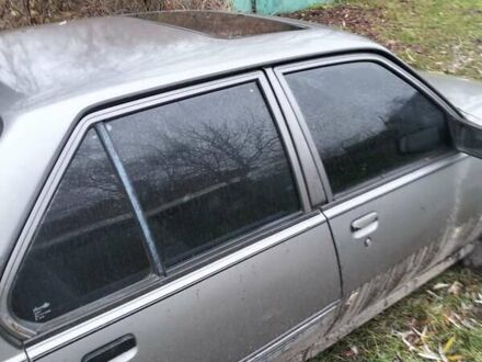 Сірий Опель Аскона, об'ємом двигуна 2 л та пробігом 215 тис. км за 350 $, фото 1 на Automoto.ua