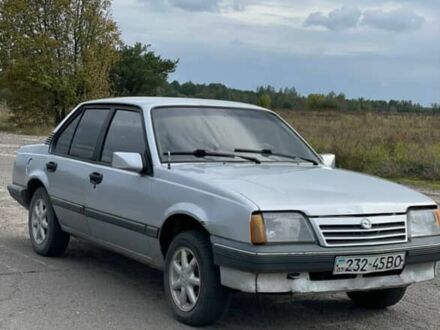 Опель Аскона 1988 у Луцьку на Automoto.ua Сірий Опель Аскона, об'ємом двигуна 1.6 л та пробігом 999 тис. км за 750 $, фото 1 на Automoto.ua
