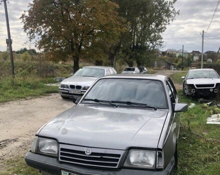 Сірий Опель Аскона, об'ємом двигуна 2 л та пробігом 250 тис. км за 450 $, фото 1 на Automoto.ua