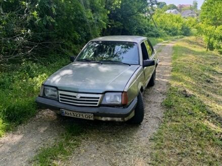 Опель Аскона 1988 у Кельменцах на Automoto.ua Сірий Опель Аскона, об'ємом двигуна 1.6 л та пробігом 100 тис. км за 700 $, фото 1 на Automoto.ua
