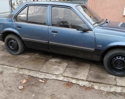 Синий Опель Аскона, объемом двигателя 1.6 л и пробегом 100 тыс. км за 1000 $, фото 2 на Automoto.ua