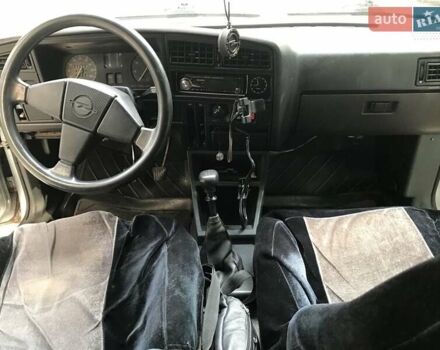 Синій Опель Аскона, об'ємом двигуна 1.8 л та пробігом 980 тис. км за 1150 $, фото 2 на Automoto.ua