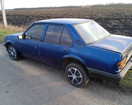 Синий Опель Аскона, объемом двигателя 1.6 л и пробегом 178 тыс. км за 713 $, фото 4 на Automoto.ua