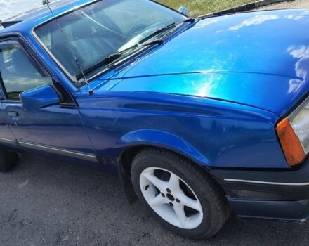 Синий Опель Аскона, объемом двигателя 1.6 л и пробегом 271 тыс. км за 700 $, фото 3 на Automoto.ua