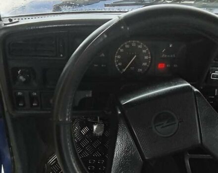 Синий Опель Аскона, объемом двигателя 1.6 л и пробегом 89 тыс. км за 1200 $, фото 4 на Automoto.ua