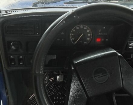 Синий Опель Аскона, объемом двигателя 1.6 л и пробегом 89 тыс. км за 1200 $, фото 5 на Automoto.ua