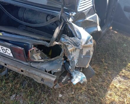 Синий Опель Аскона, объемом двигателя 1.8 л и пробегом 200 тыс. км за 596 $, фото 8 на Automoto.ua