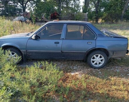 Синий Опель Аскона, объемом двигателя 1.8 л и пробегом 200 тыс. км за 596 $, фото 12 на Automoto.ua