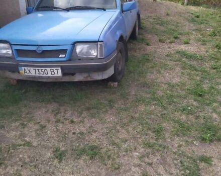 Синий Опель Аскона, объемом двигателя 0 л и пробегом 100 тыс. км за 362 $, фото 1 на Automoto.ua