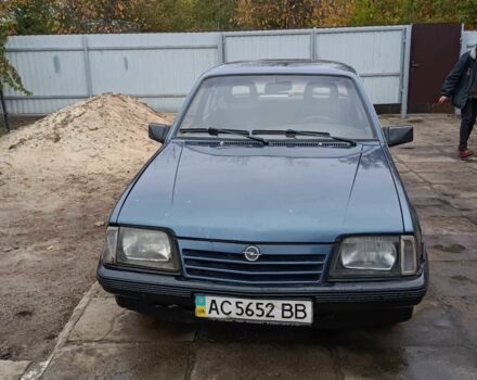 Синий Опель Аскона, объемом двигателя 1.6 л и пробегом 100 тыс. км за 1000 $, фото 1 на Automoto.ua