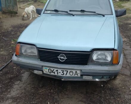 Синий Опель Аскона, объемом двигателя 1.6 л и пробегом 90 тыс. км за 750 $, фото 1 на Automoto.ua